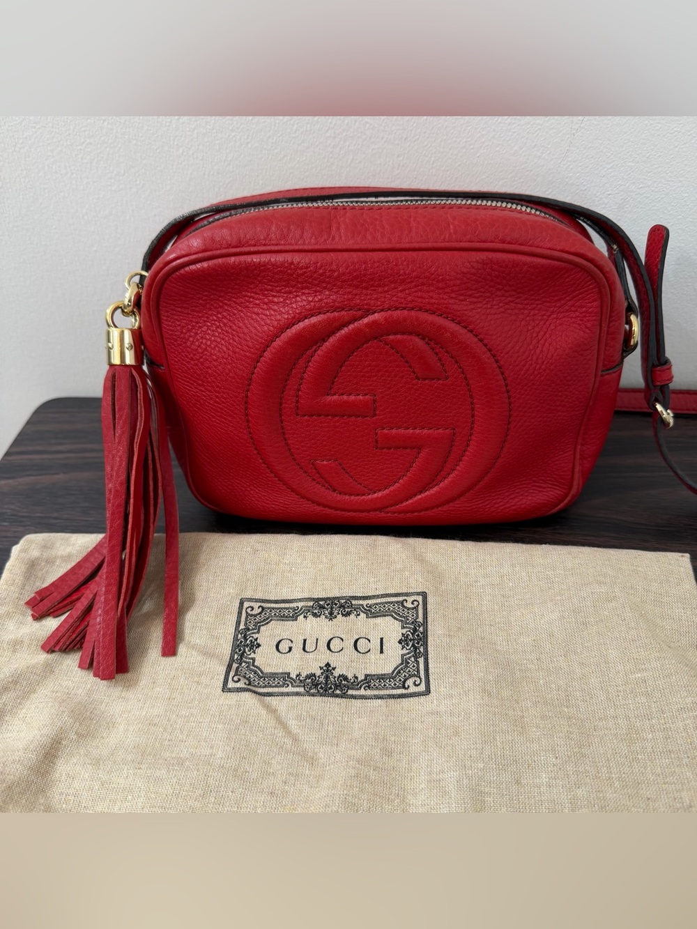 Gucci Soho Disco Red Pebbled Leather Crossbody Bag Tassel Authentic Italy